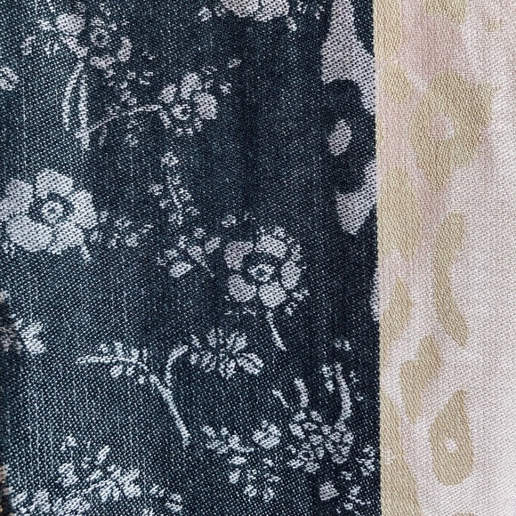 PASHMINA SCARF with tassels - Long Paisley, Floral & Leopard patterned - Picture 4 of 7